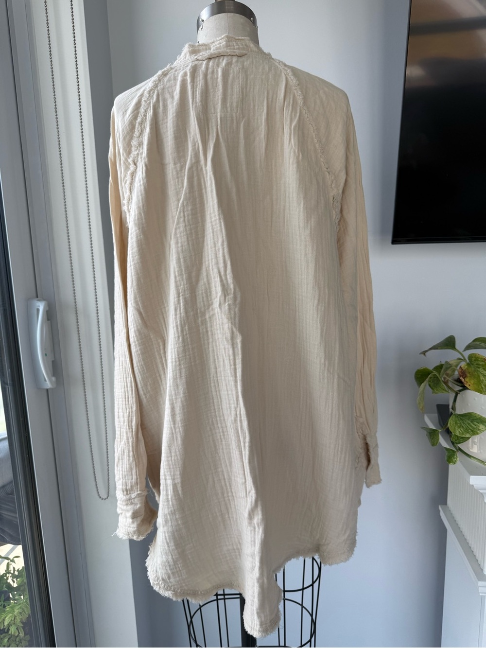 aerie Cream Long-Sleeve Button Down Casual cotton Shirt - Picture 2 of 6